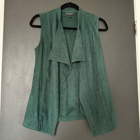 Romeo + Juliet Faux Suede Dark Green Vest - Size Small. - Picture 1 of 5